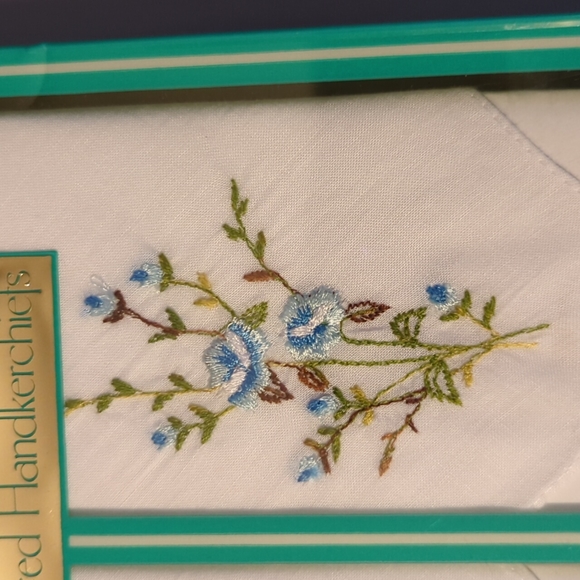 Paris 2 Embroidered Floral Handkerchiefs Vintage Pink Blue White - Picture 3 of 4